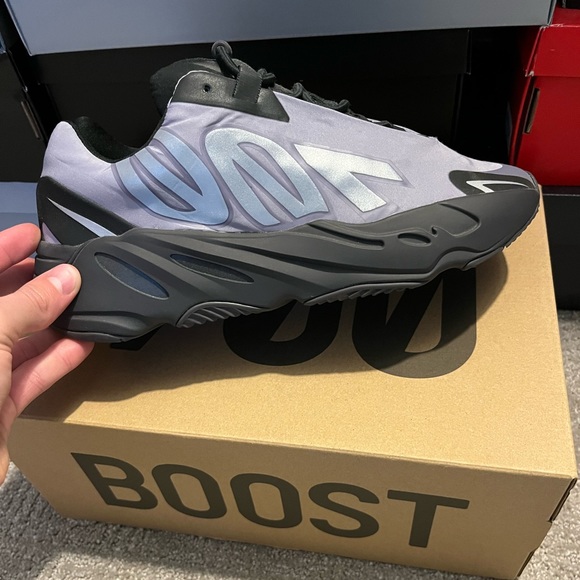 Yeezy Boost 700 MNVN ‘Geode’ Size 9 1/2